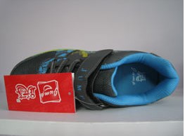 躍享運(yùn)動鞋加盟