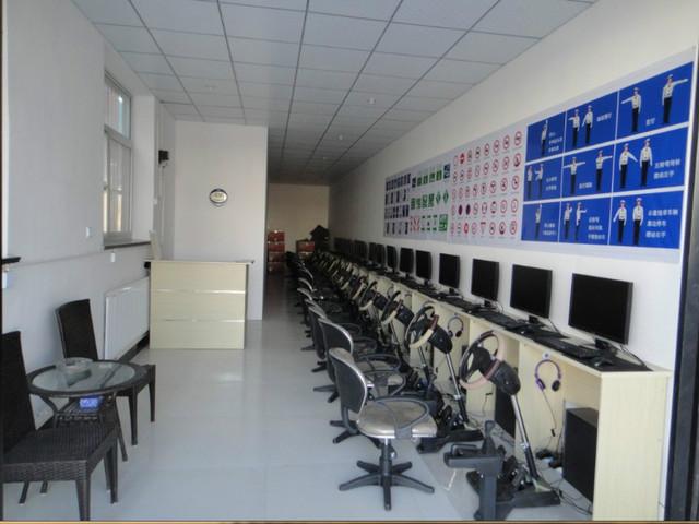 友友車(chē)友智能學(xué)車(chē)加盟連鎖店展示