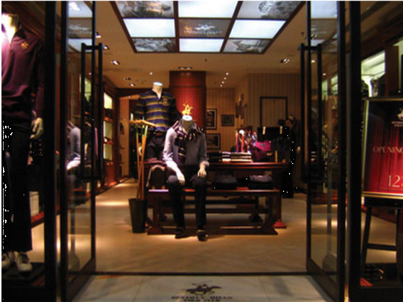 保羅安德瑞休閑裝實體店面