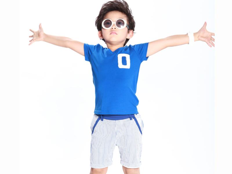 美美豬童裝加盟實(shí)體店