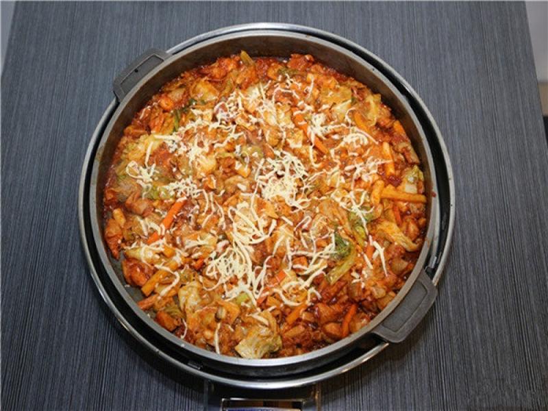 摩芋韓國(guó)年糕火鍋