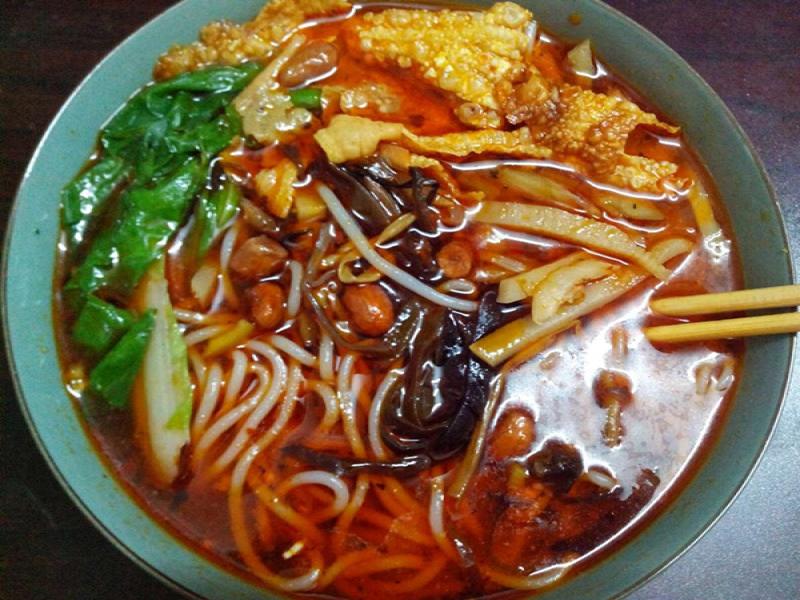 莫老爺螺滿(mǎn)地螺螄粉