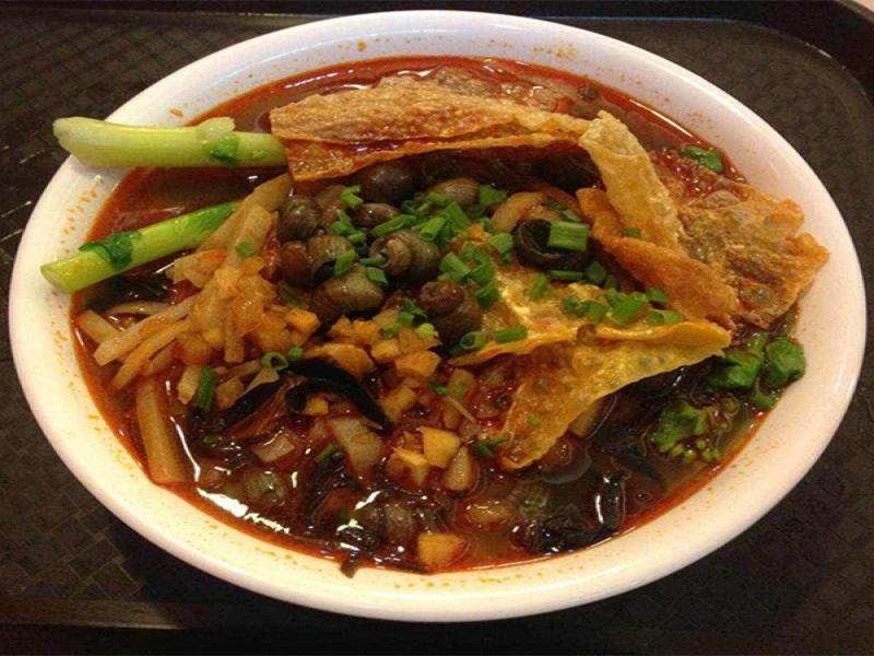 莫老爺螺滿(mǎn)地螺螄粉