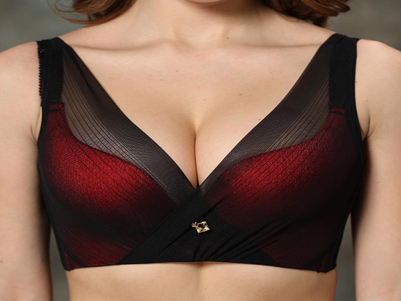 紀(jì)萱無(wú)鋼圈內(nèi)衣