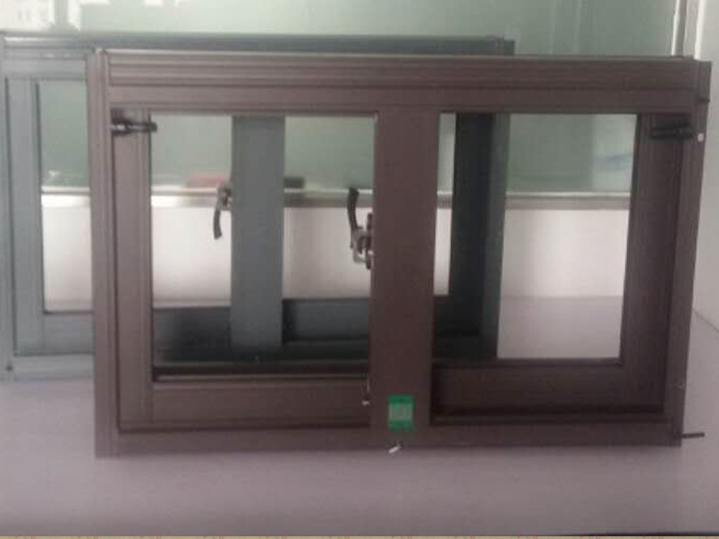 窗之明自動(dòng)保潔門窗