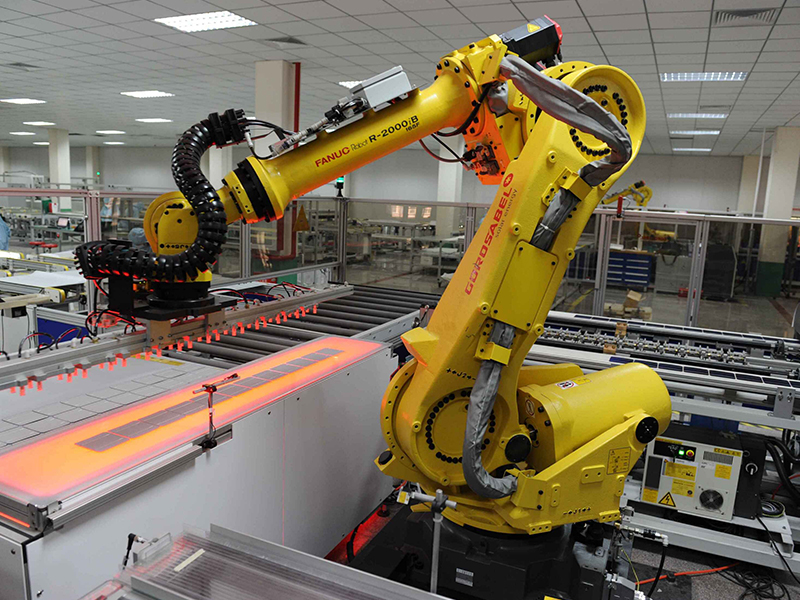 巨力光伏太陽(yáng)能-自動(dòng)化生產(chǎn)線