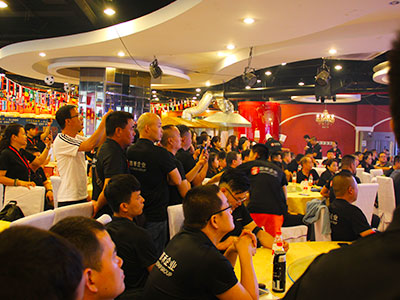 一品世家瘋狂烤翅-創(chuàng)業(yè)商