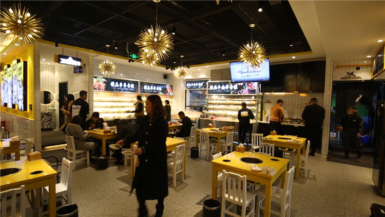 無簽道牛肉串串香連鎖-無簽道牛肉串串香合作條件-無簽道牛肉串串香聯(lián)系電話