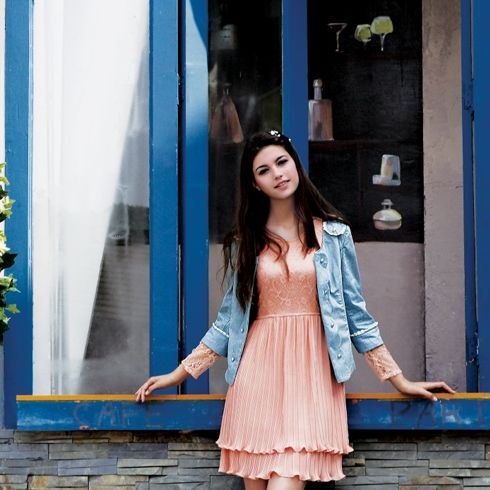 儲(chǔ)戀女裝-連衣裙搭配休閑小外套