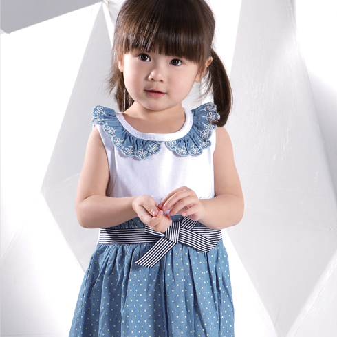 美美豬可愛(ài)女孩點(diǎn)點(diǎn)連衣裙