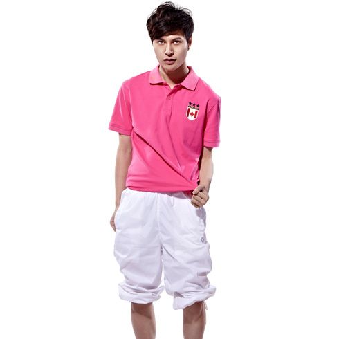 捷路休閑運(yùn)動(dòng)服裝男款-粉紅色休閑T恤上衣純白色休閑褲搭配