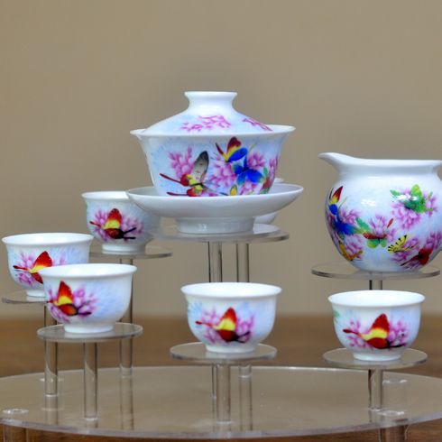 龍潤(rùn)茶產(chǎn)品-8頭粉彩化蝶醉舞