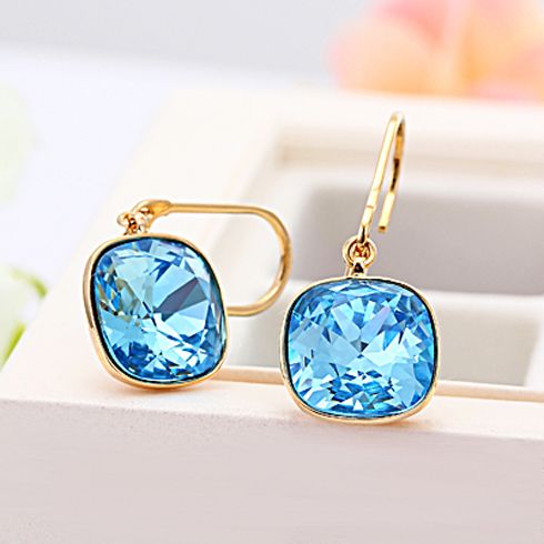 意高飾品產品-方形藍水晶簡約耳環(huán)