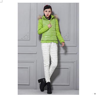 季美熙女裝產(chǎn)品-淺綠色羽絨服
