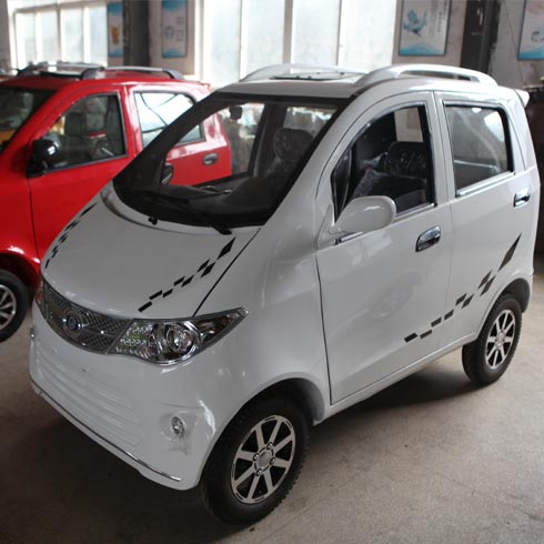 啟晨四輪電動(dòng)車(chē)產(chǎn)品-全封閉四輪電動(dòng)車(chē)白色款