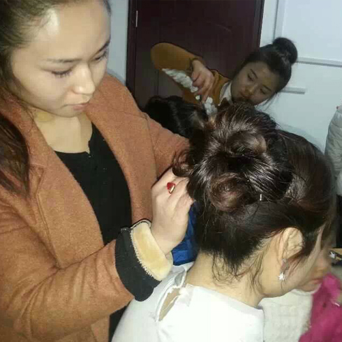 格調女王整體造型館項目-格調女王盤發(fā)