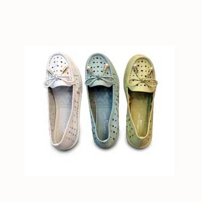 卡帝樂(lè)鏤空皮鞋&nbsp;&nbsp;&nbsp;&nbsp;&nbsp;&nbsp;&nbsp;&nbsp; 