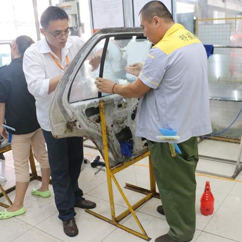 特福萊汽車美容-玻璃修復(fù)培訓(xùn)