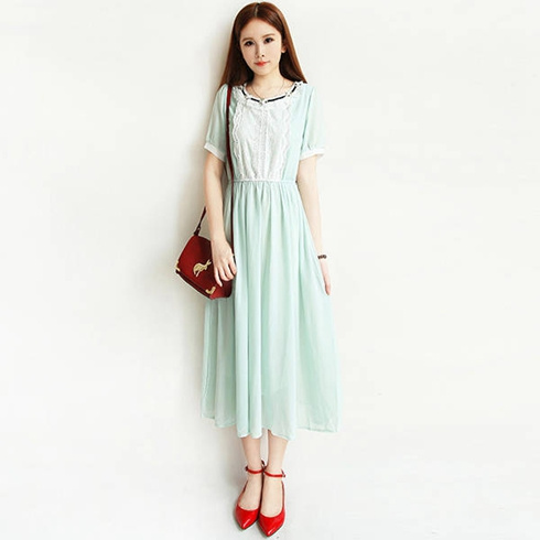 森女系中長(zhǎng)收腰蕾絲裙