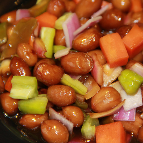 悅丫丫過(guò)橋米線-芹菜花生