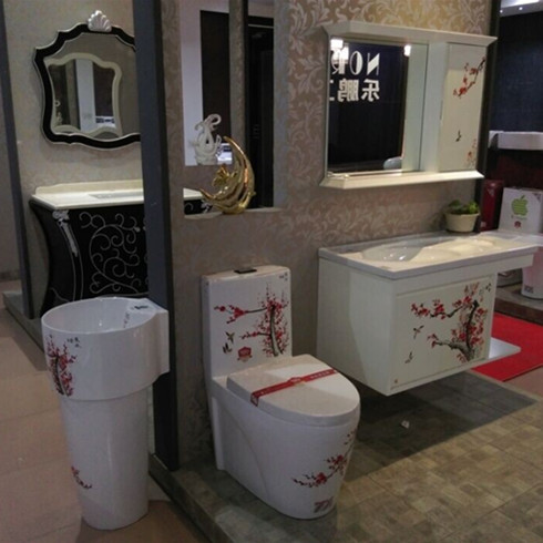 樂(lè)鵬衛(wèi)浴紅梅傲春