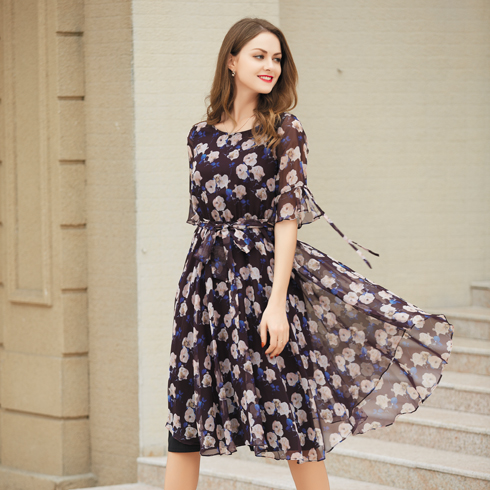 金蝶茜妮-復(fù)古碎花短袖連衣裙