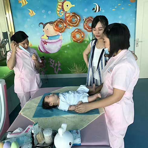 潤澤萊娜母嬰護理中心-小兒推拿