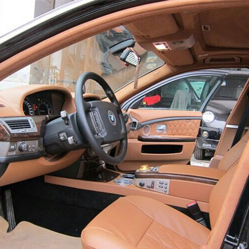 愛(ài)車(chē)汽車(chē)服務(wù)-汽車(chē)駕駛室