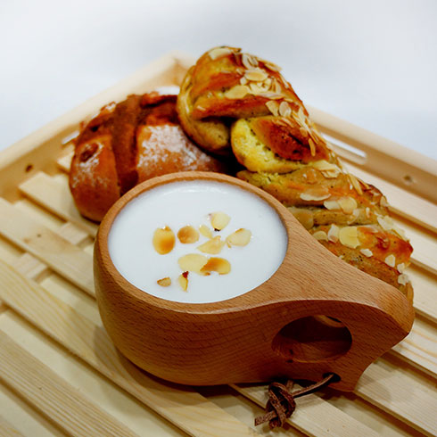 半點(diǎn)時光茶飲-桃片牛奶