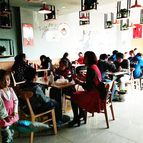 非池中土鍋燜魚(yú)-用餐區(qū)