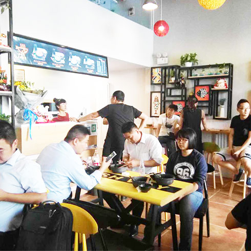 非池中土鍋燜魚(yú)-顧客用餐圖