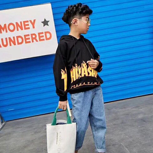 艾尼尼童裝-時(shí)尚連帽衛(wèi)衣