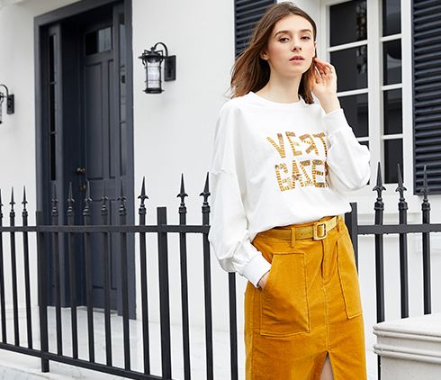 金蝶茜妮女裝-長袖經(jīng)典衛(wèi)衣