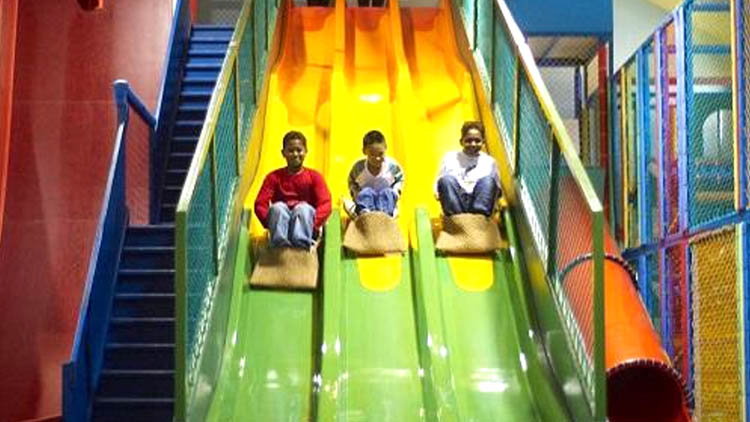 淘嘻樂運動樂園-旱地大滑梯